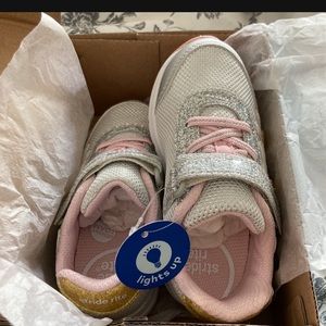 Brand New Light Up Glitter Toddler Shoes 7.5 Unworn In Box
